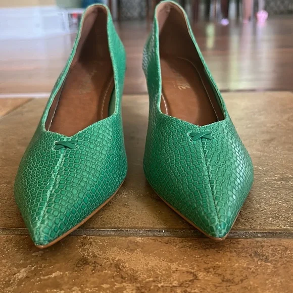 Pumps - Picture 3 of 4